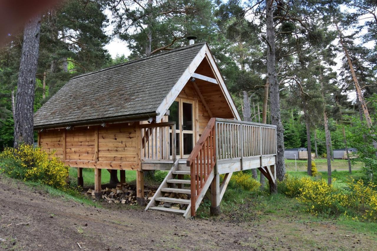 Cabane Lodge Domaine Du Lac Chambon Murol Exterior photo